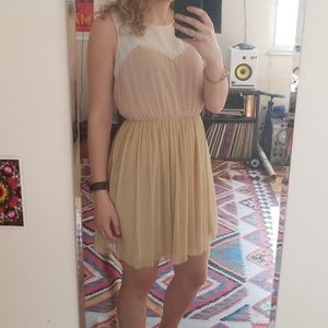 Mustard Seed 🦁 Cute Beige Dress with Sparkle